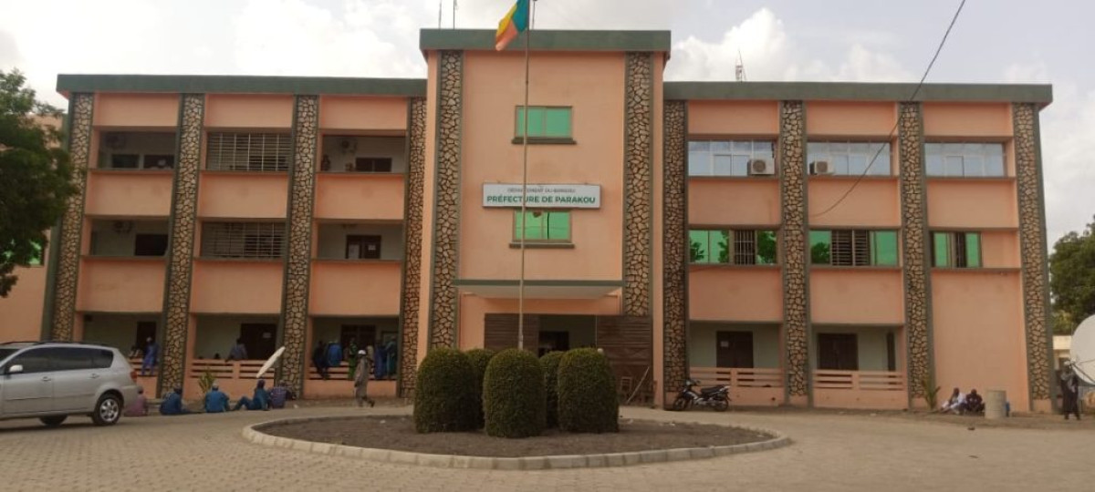 GRÂCE AU LEADERSHIP DU PRÉFET DJIBRIL MAMA CISSÉ : La préfecture de Parakou métamorphosée .Cissé a du goût