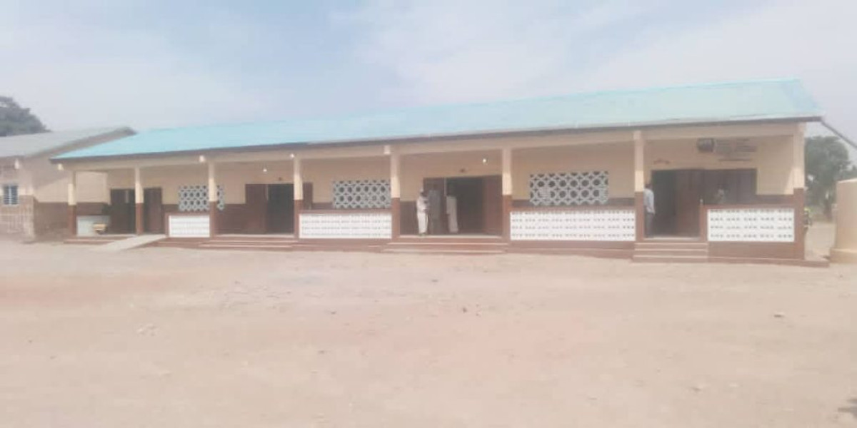 GOGOUNOU : Le maire Tidjani réceptionne plusieurs modules de classes