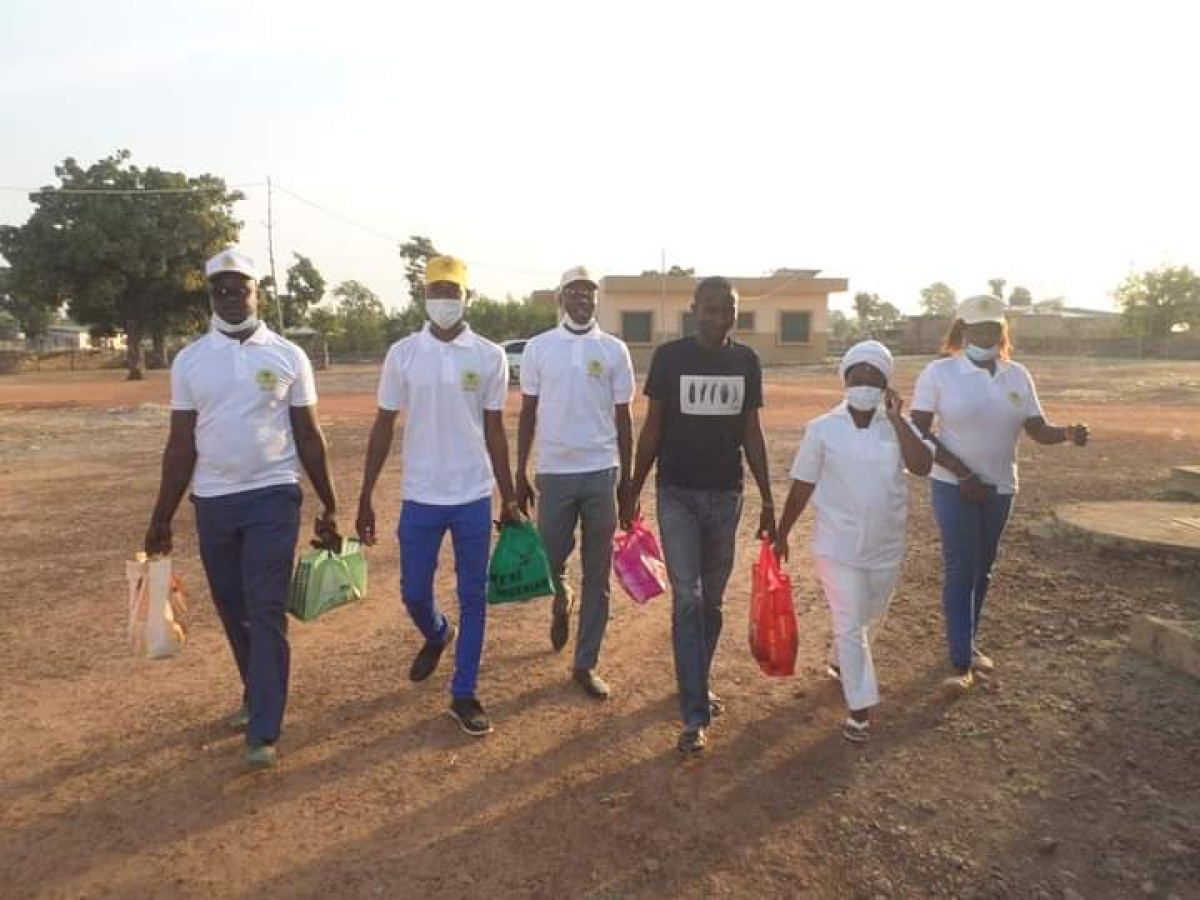 BANIKOARA/FÊTE DE NOUVEL AN : Les Jeunes Amis Progressistes du maire Tamou distribuent des vivres aux malades