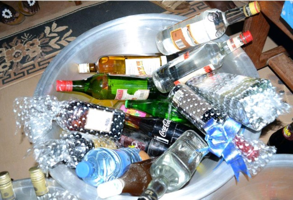 COMPOSITION DE LA DOT AU BENIN : Des liqueurs incontournables pour sceller une union  .Le langage des bouteilles