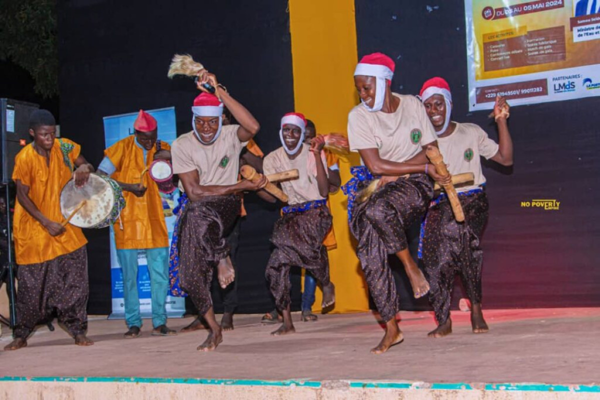 UNIVERSITÉ DE PARAKOU/AVEC LE SOUTIEN DU MINISTRE SAMOU SEÏDOU ADAMBI : L’Uneup et la Fneup valorisent les talents artistiques des étudiants