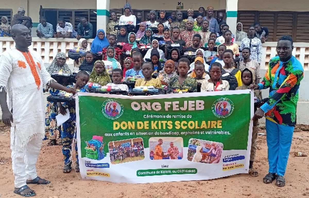 Distribution de kits scolaires par l'ong Fejeb à Kalalé: Dr Jamillah, garantit l'avenir de plusieurs enfants vulnérables