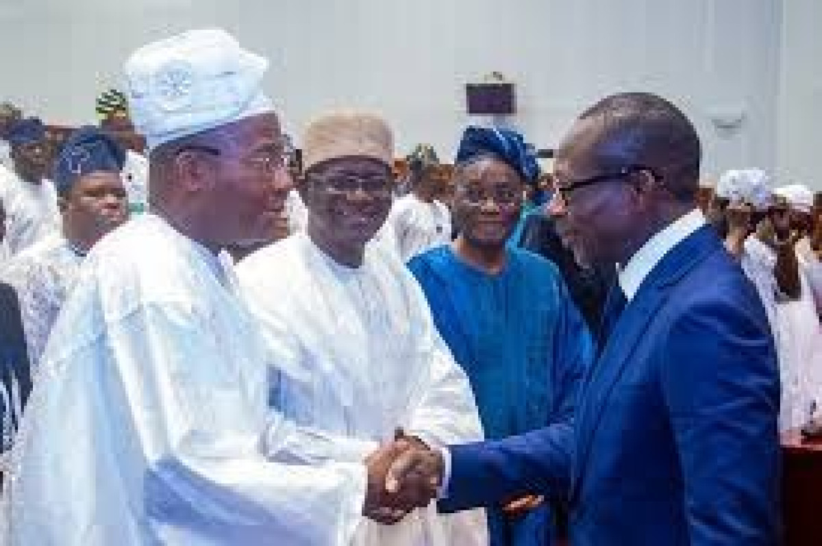 EDITO : La politique et le complot