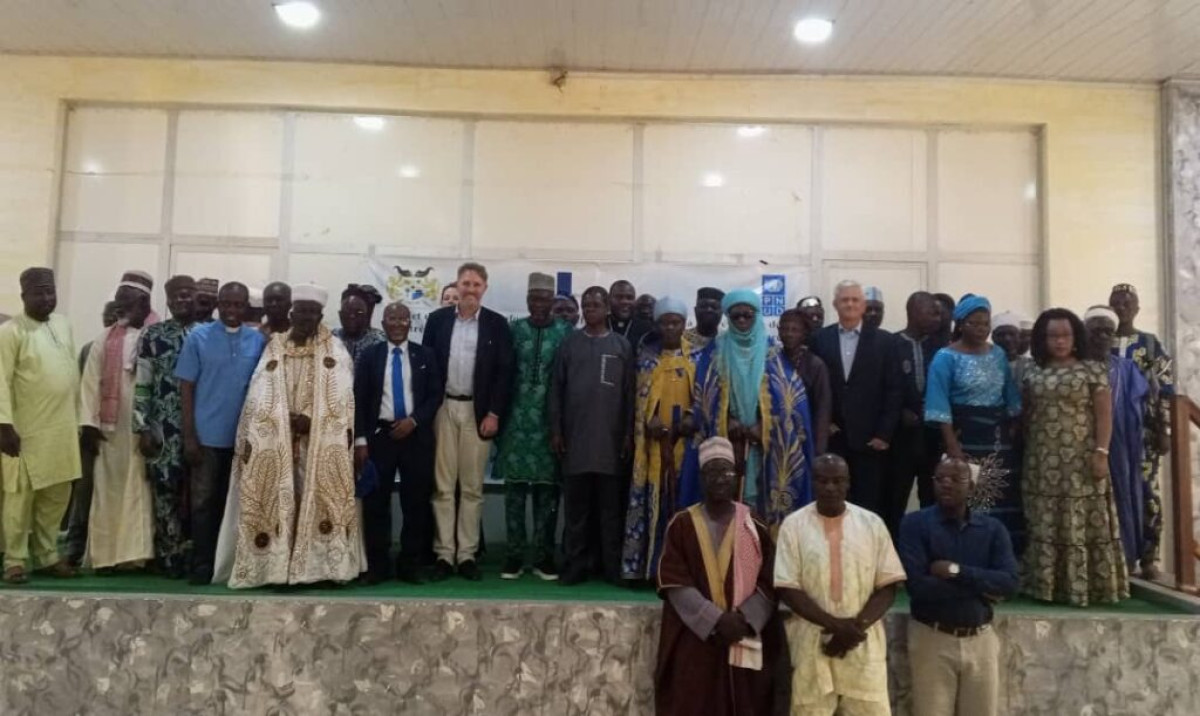 Projet d&rsquo;appui au renforcement de la cohésion sociale et lutte contre l&rsquo;extrémisme violent: l&rsquo;ambassadeur des Pays-Bas en visite de terrain à Parakou 
