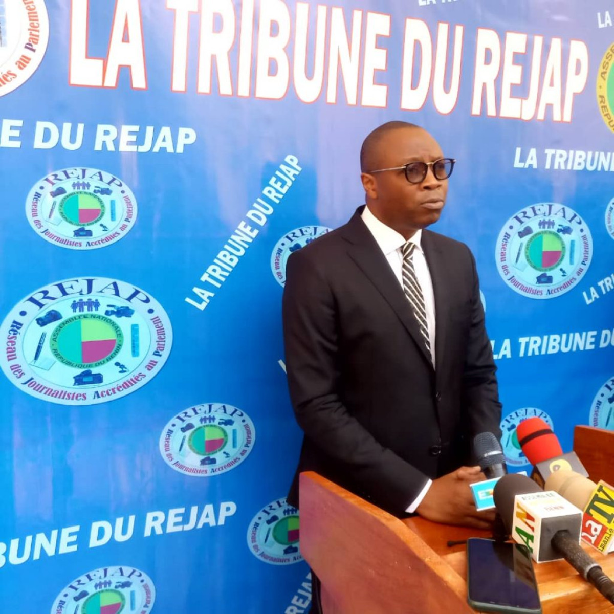 PRESENTATION DU BUDGET DU MINISTÈRE DE LA COMMUNICATION ET DE LA POSTE : Alain Orounla défend un budget de 13. 834.219.000 . L’accès de tous les béninois à l’information garanti en 2020