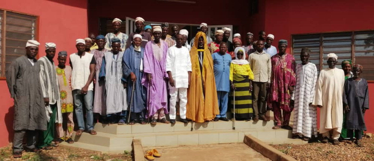 BITUMAGE DE LA ROUTE DJOUGOU-PEHUNCO-KEROU-BANIKOARA : Le roi Touko Sari II chez le maire Koto Orou Maré