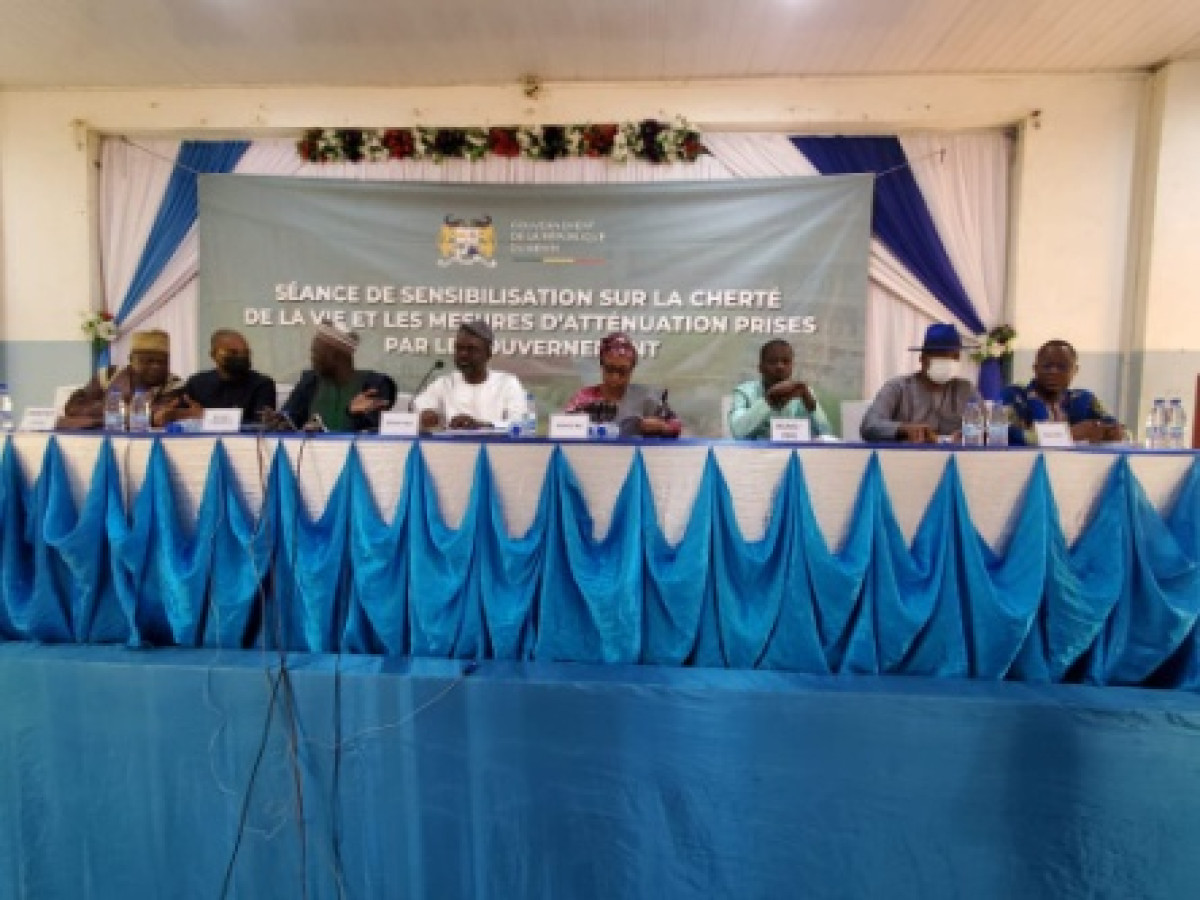 TOURNÉE D&rsquo;EXPLICATION DU GOUVERNEMENT SUR LA CHERTÉ DE LA VIE DANS LE BORGOU : Mission accomplie pour Adambi, Aurélie, Gbian, Houngbédji et cie  . Parakou a abrité deux séances de désintoxication