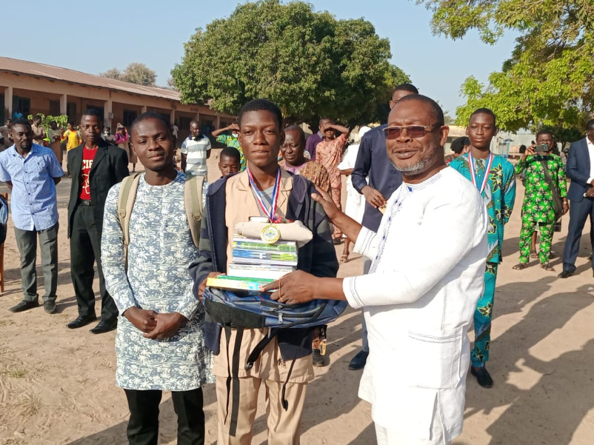 PARAKOU/CONCOURS « EXCELLENCE EN MATHÉMATIQUES » : Apprenants, encadreurs et établissements distingués