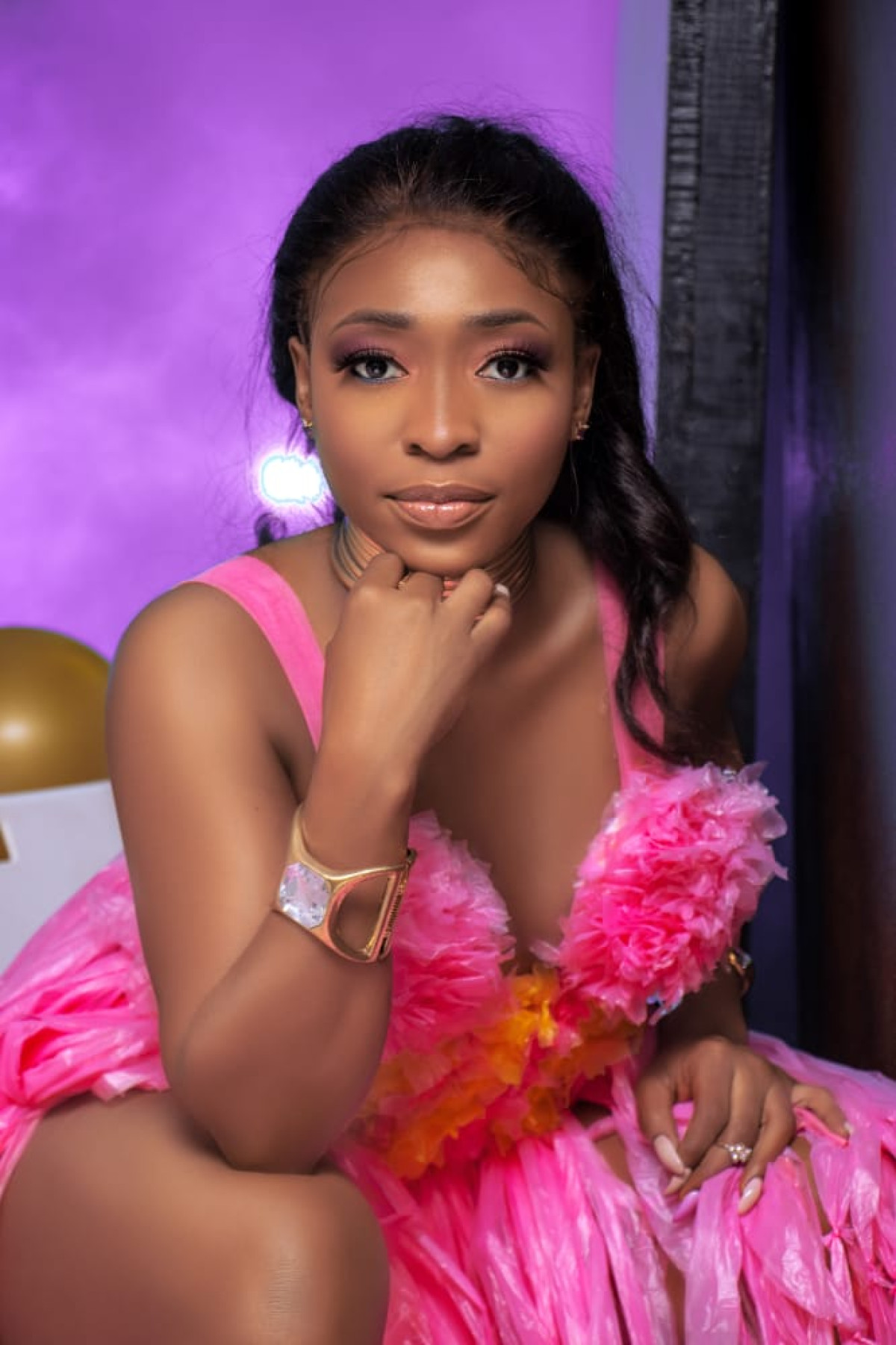 REÇUE SUR LE PLATEAU DE E-WEEKEND : Sessimè fait un aveu renversant