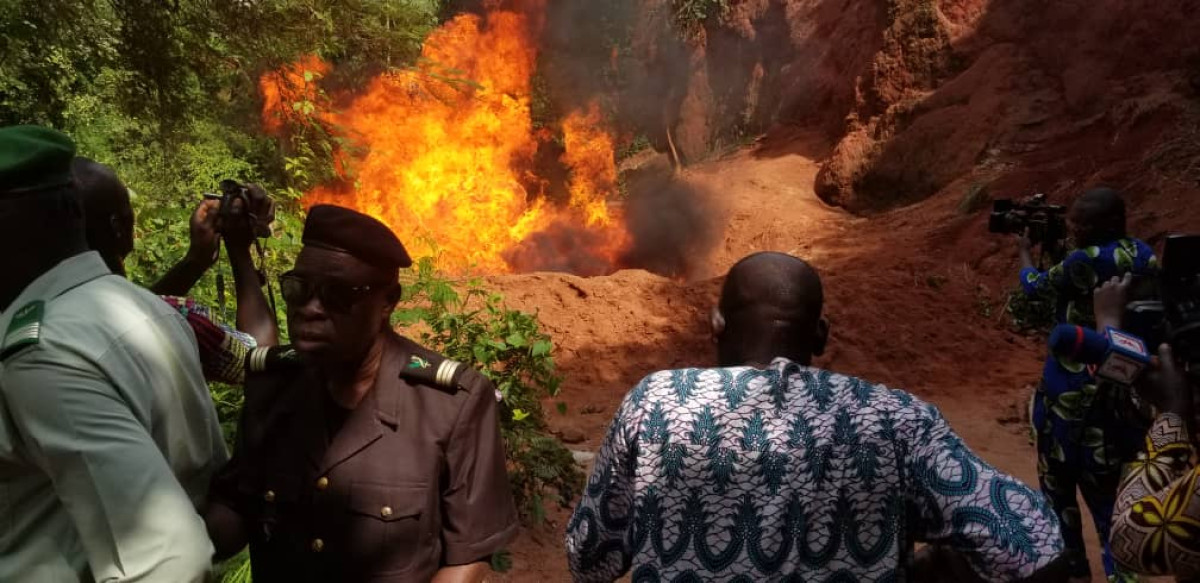 CONSÉQUENCES DE LA FERMETURE DES FRONTIÈRES ENTRE LE BÉNIN ET LE NIGERIA :  Plusieurs sacs de riz incinérés à Ifangni