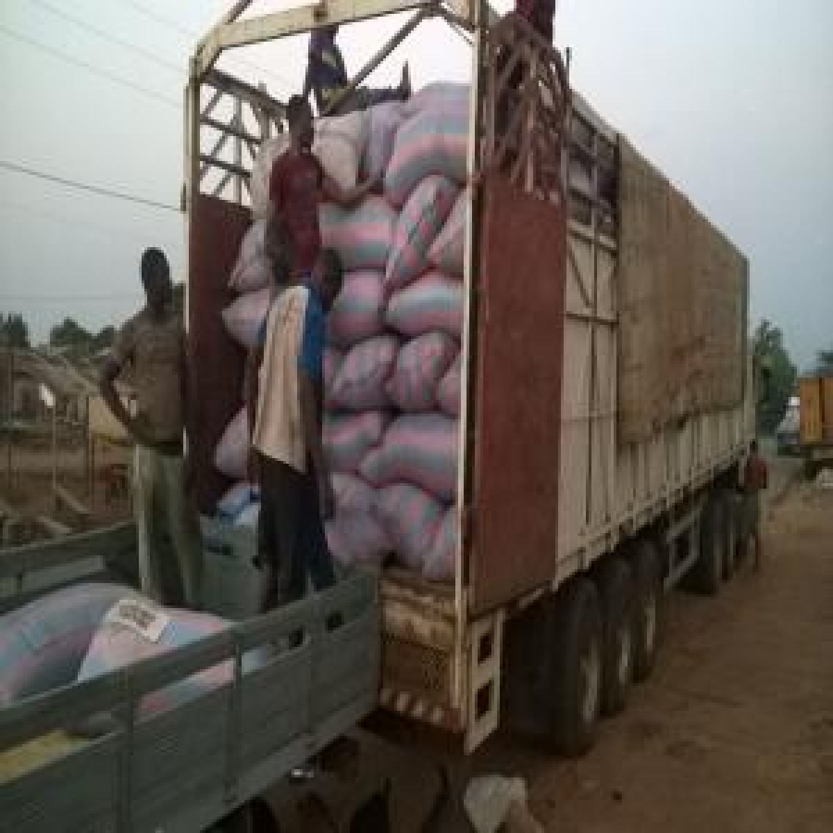 SUIVI DES MOUVEMENTS DE CHARGEMENTS DU SOJA ET D&rsquo;ACAJOU AU BÉNIN : De nouvelles mesures prises