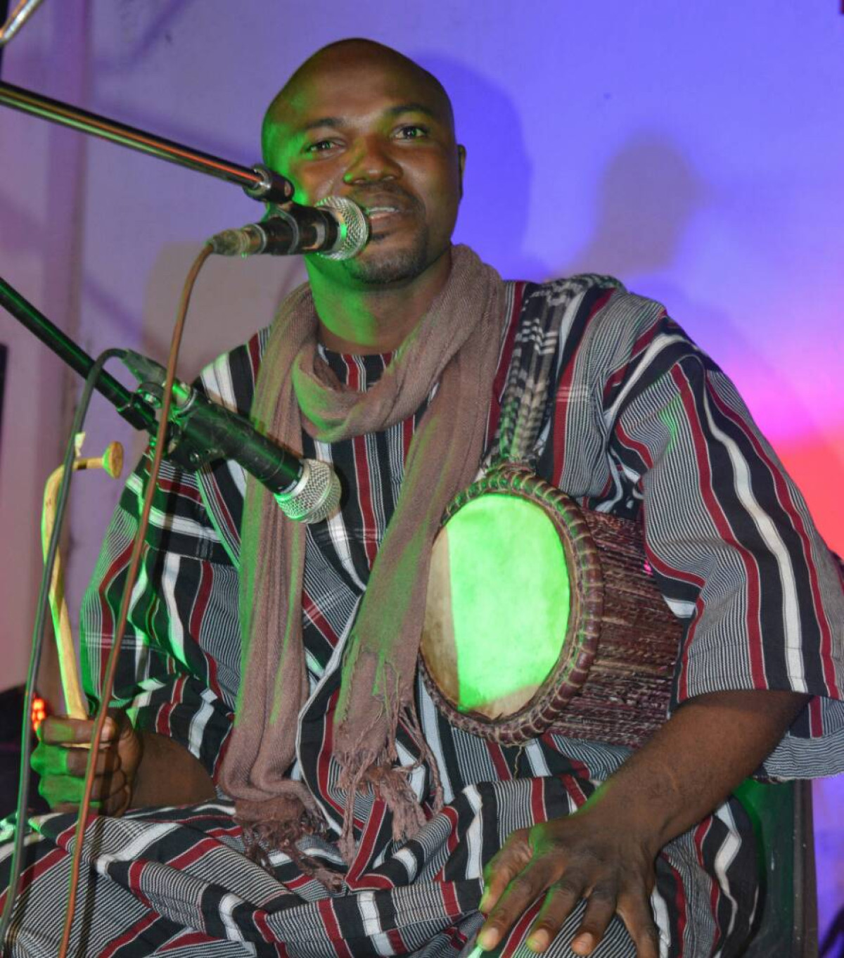 A LA DECOUVERTE D&rsquo;UN ARTISTE AUX TALENTS FLEURISSANTS : Barassounon, porte-flambeau de l&rsquo;art griotique Baatonu