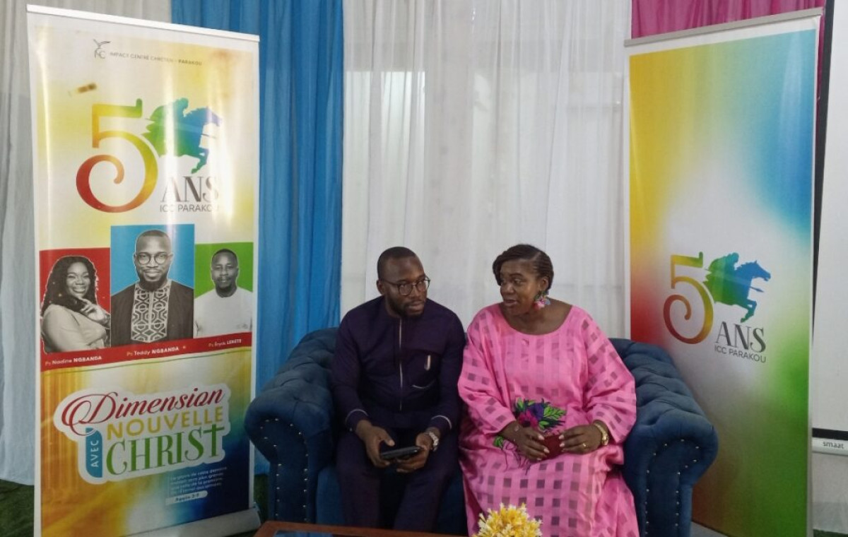 CÉLÉBRANT SES 5 ANS D&rsquo;ANNIVERSAIRE À PARAKOU :  L&rsquo;église Impact Centre Chrétien outille les jeunes sur le mariage 