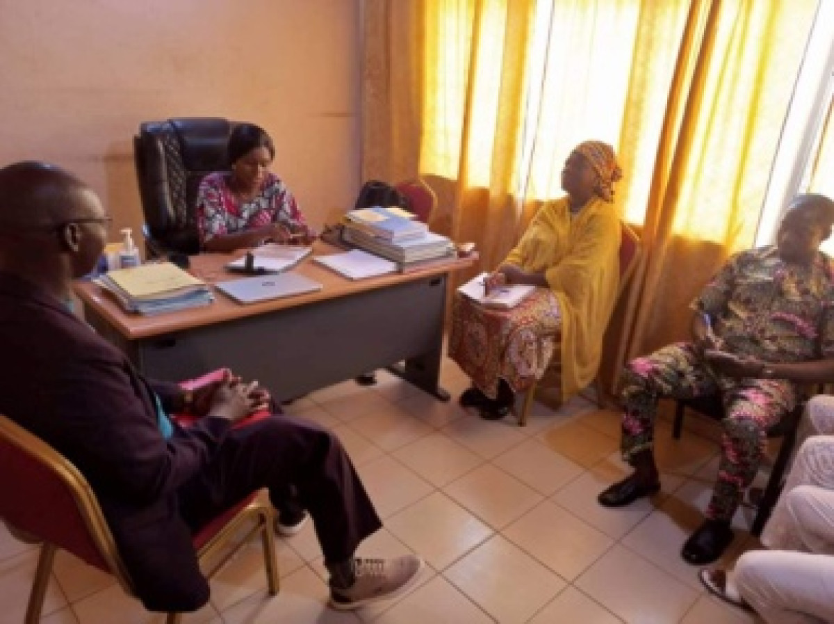 AUDIENCE À LA MAIRIE DE KANDI : La S.e Antoinette Aoudi échange avec l’association » Bapkara Chez moi »