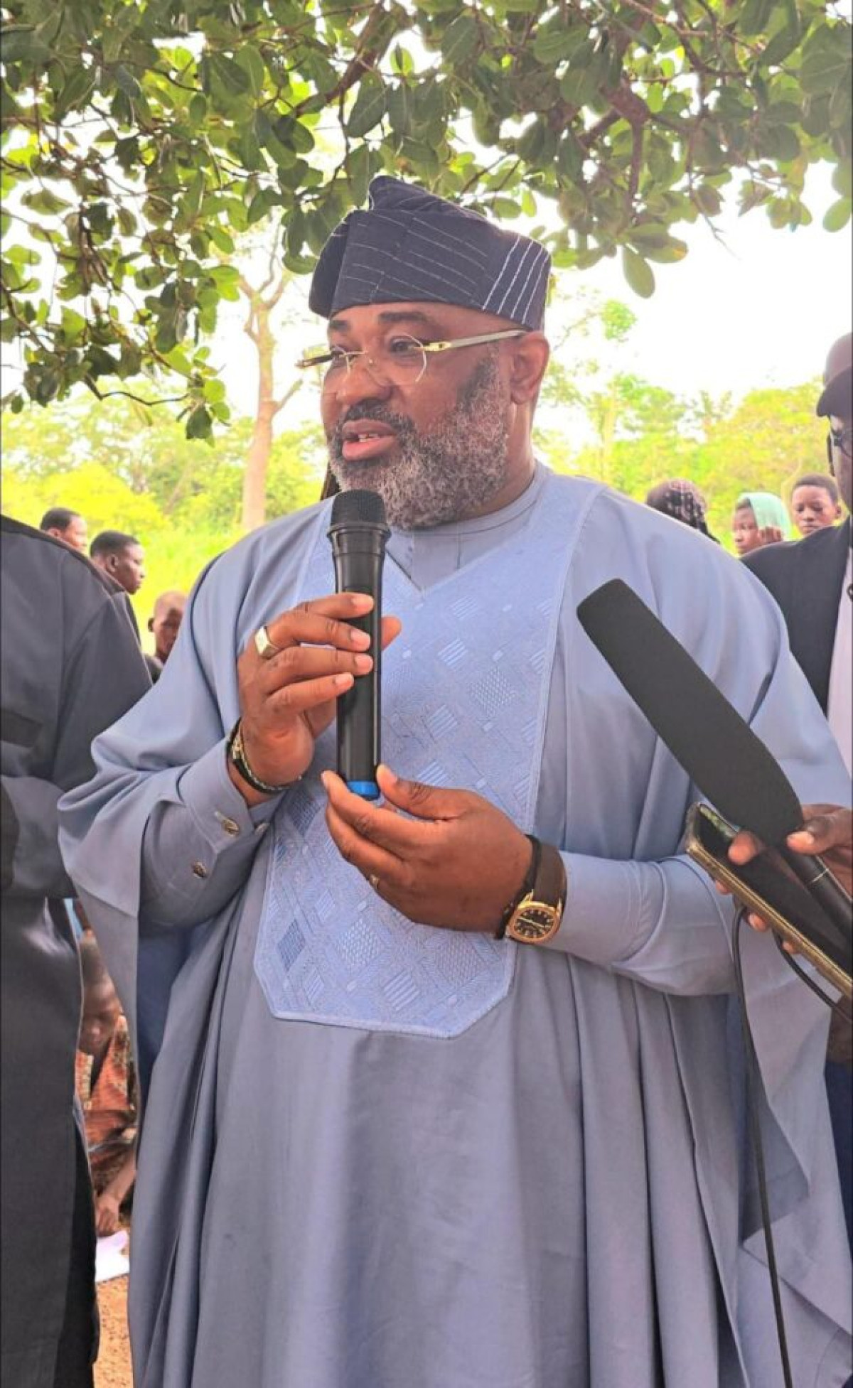 POUR UNE MEILLEURE VIABILITÉ DU MARCHÉ DE GROS EN CONSTRUCTION DANS LA CITÉ DORTOIR : Richard Boni Ouorou séduit par le standing des marchés construits par Talon . Il relève tout de même des insuffisances