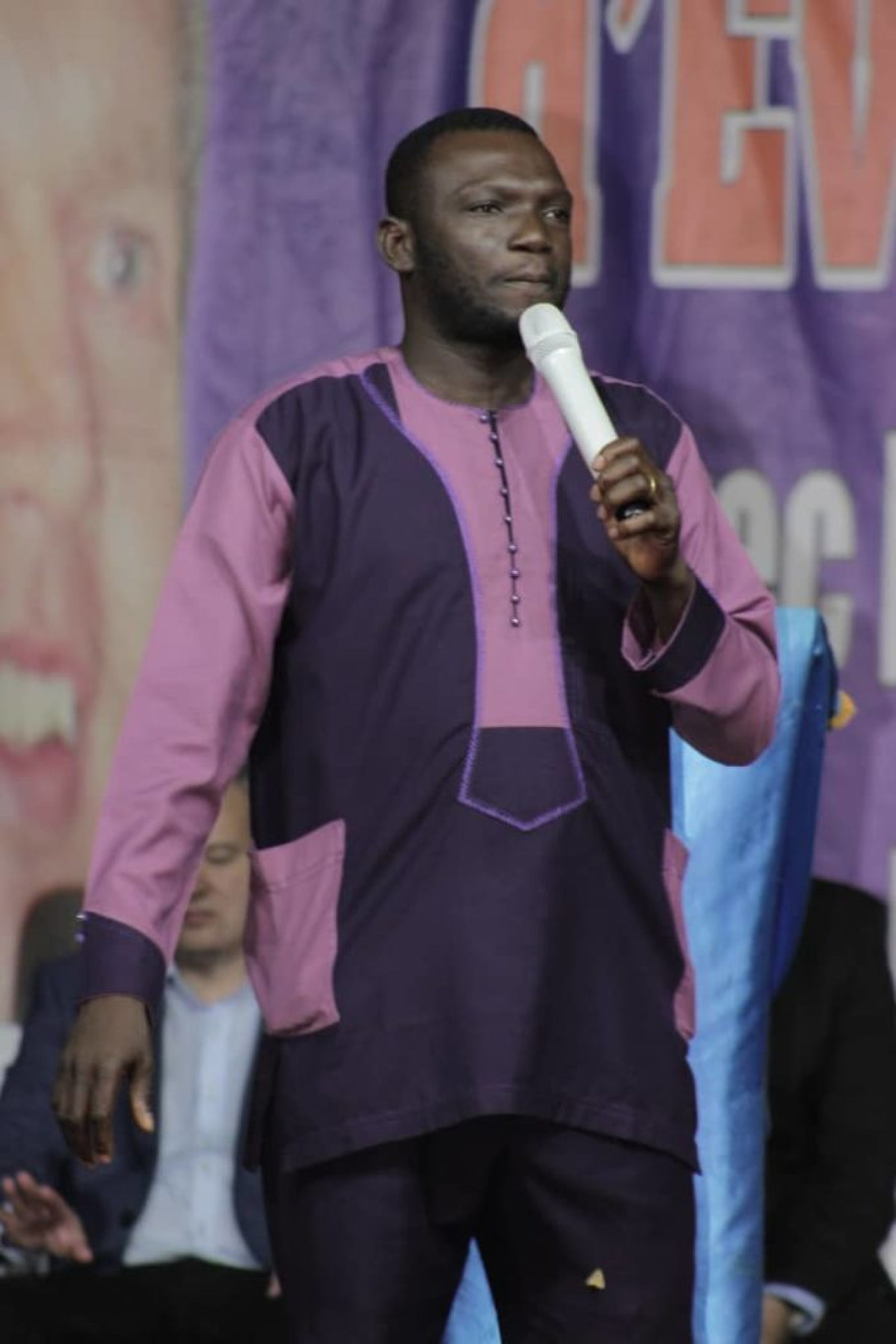 COIN DES VERTUS : Le courage, une force indispensable pour réussir .« Le courage est une vertu qui permet d&rsquo;entreprendre des choses difficiles », dixit l’apôtre Olusegun Ajisebutu