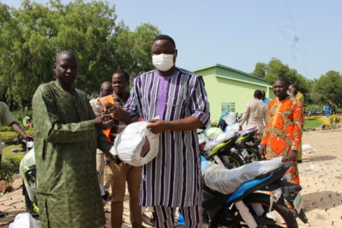 POUR MIEUX REPONDRE AUX OBLIGATIONS DE LEUR MISSION : 20 élus communaux de Banikoara dotés de moyens roulants