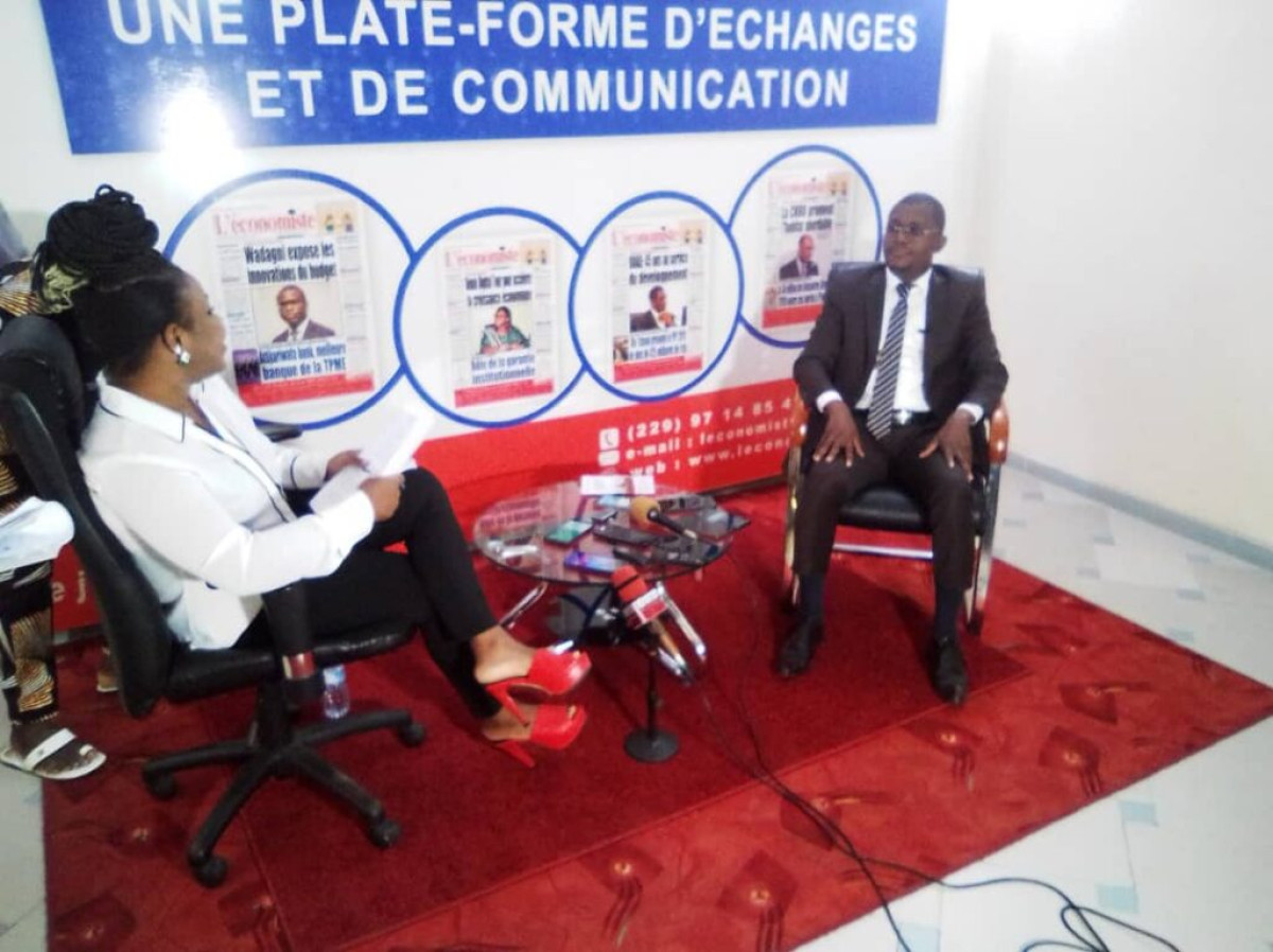 SIXIÈME NUMÉRO DU CLUB DE L&rsquo;ÉCONOMISTE : Le Dg Valère Houssou présente le Fnda