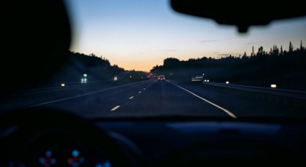 CIRCULATION SANS PHARE LA NUIT : Une pratique dangereuse, source d’accidents . Le Cnsr et la police républicaine pour changer les comportements