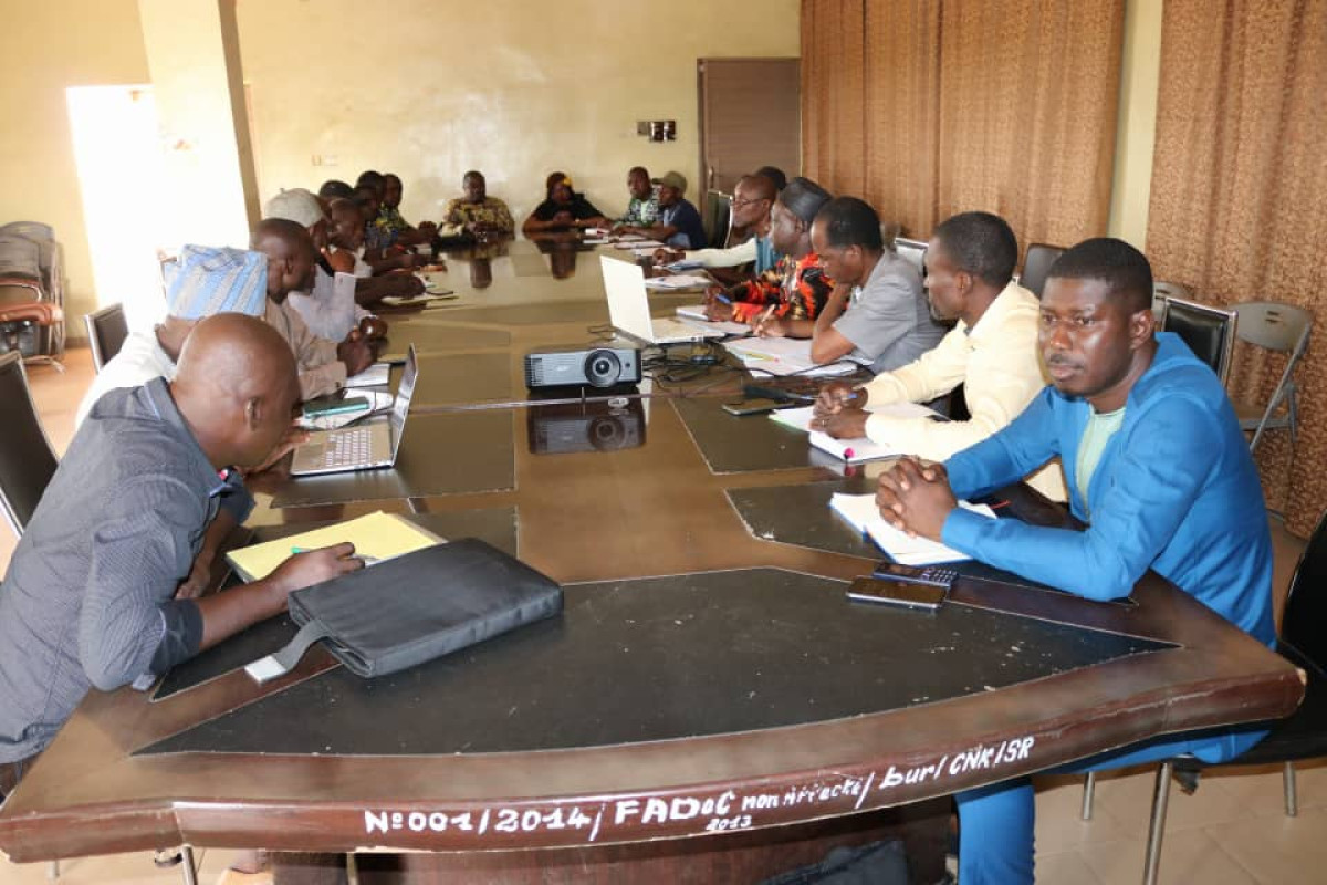 GESTION FONCIERE A NIKKI : Les cadres de la Ddcvdd échangent avec les experts géomètres