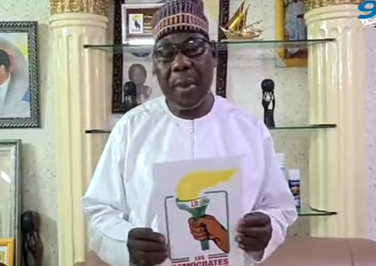 LÉGISLATIVES/LOGO DU PARTI ‘’LES DEMOCRATES’’ EN MAIN : Boni Yayi invite les béninois à prôner la paix