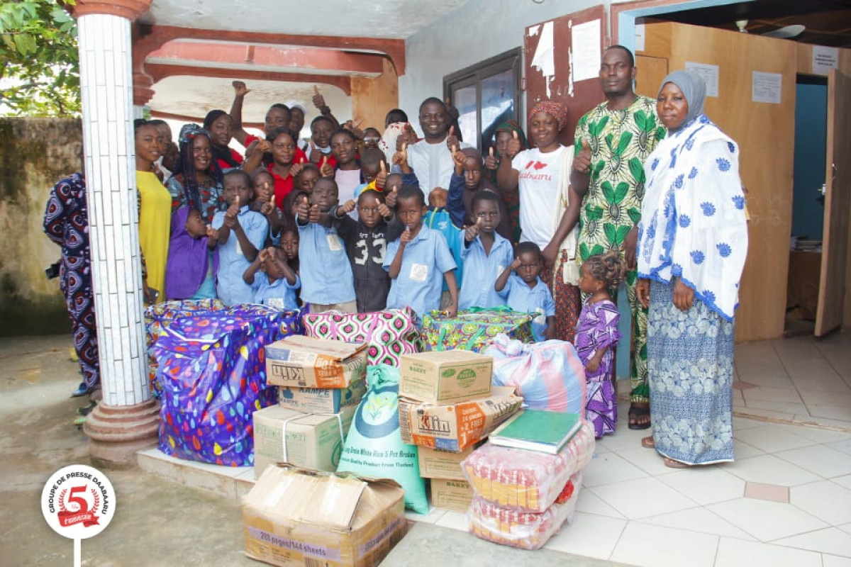 ACTION SOCIALE DU GROUPE DE PRESSE DAABAARU À L&rsquo;OCCASION DE SON ANNIVERSAIRE : Le personnel met la joie dans les cœurs des enfants de l&rsquo;orphelinat Sabouyo à Parakou