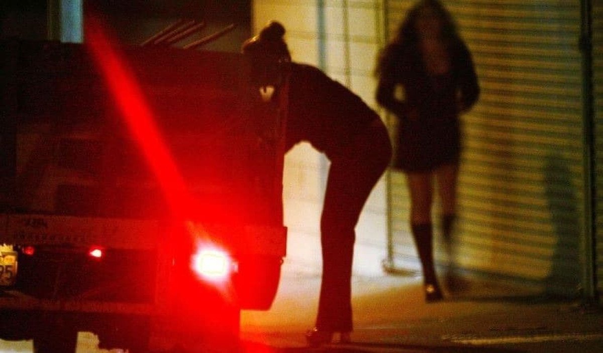 ABOMEY-CALAVI/MARIÉE AVEC TROIS ENFANTS : Une femme surprise par son mari en train de faire le trottoir