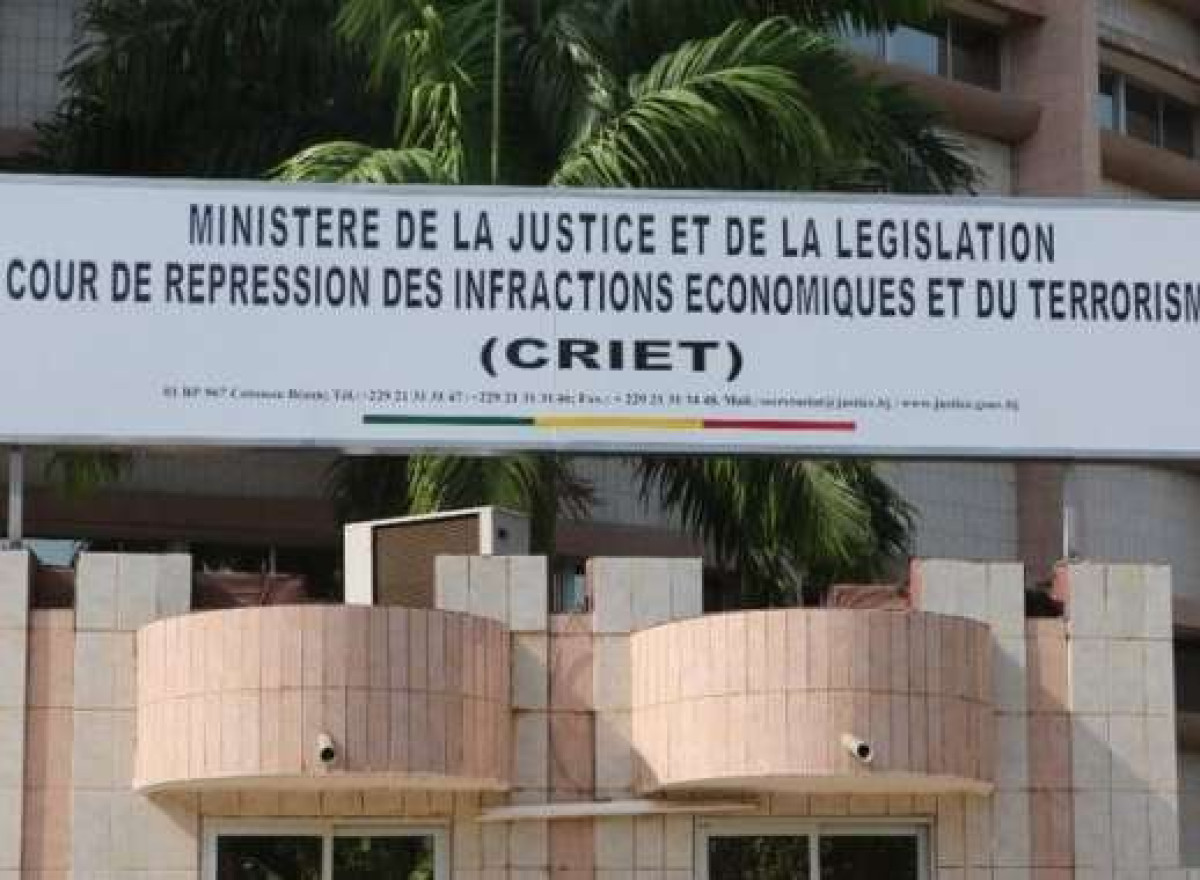 BÉNIN/POUR UNE AFFAIRE DE CYBERCRIMINALITÉ : Un avocat poursuivi, 5 ans de prison requis contre  2 commissaires