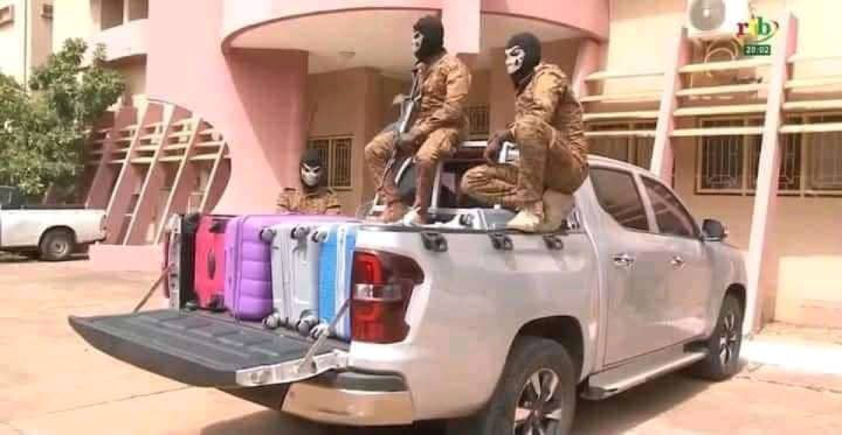 BURKINA-FASO : Un coup d’État déjoué, des valises contenant des billets d’argent saisies