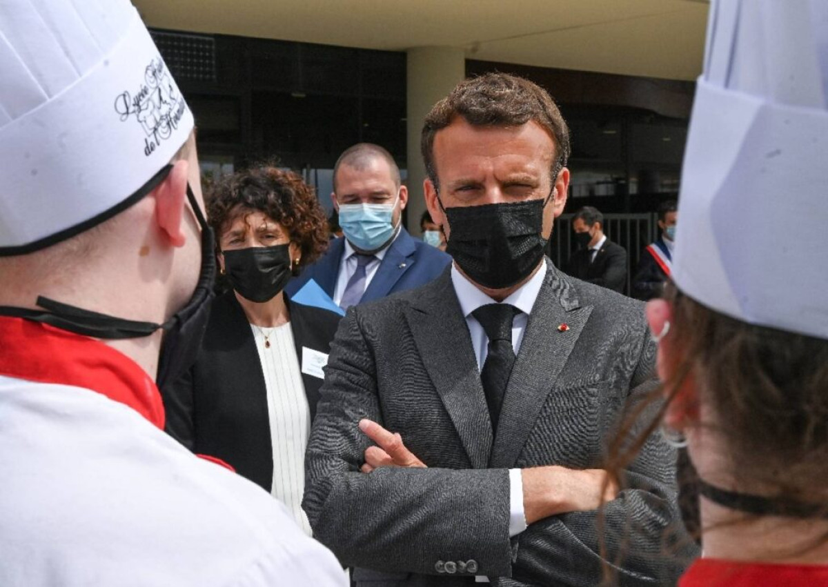 EMMANUEL MACRON GIFLÉ :  Il qualifie l&rsquo;acte de, « faits isolés d&rsquo;individus ultraviolents »