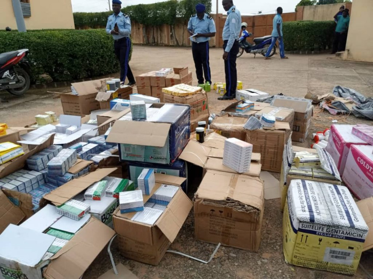 EXPLOIT DE LA POLICE REPUBLICAINE DANS LE BORGOU : 59 cartons de faux médicaments saisis