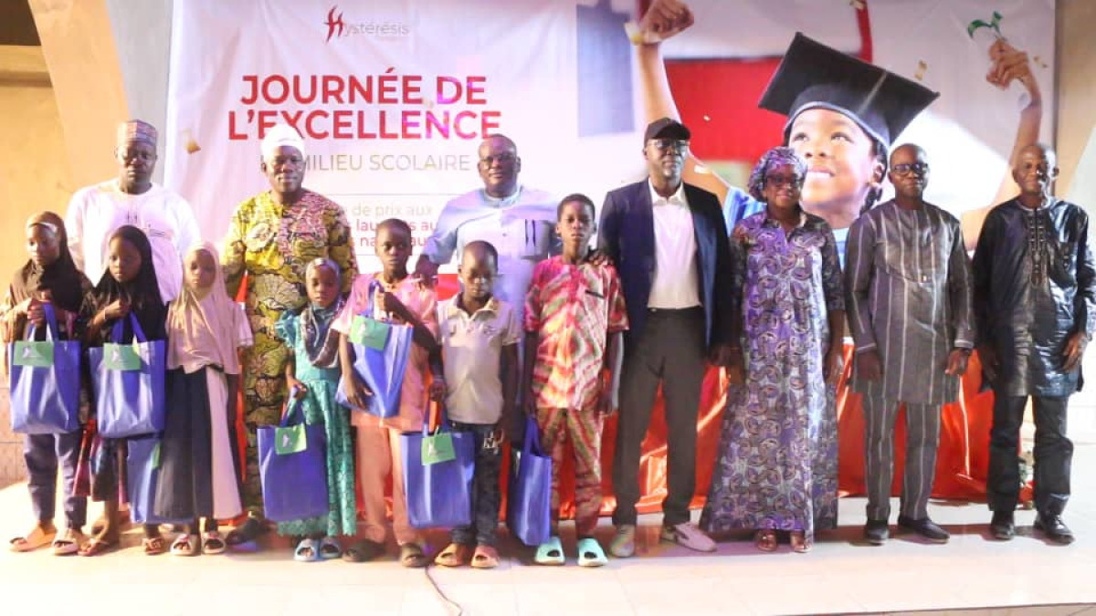 CÉLÉBRATION DE LA 4E ÉDITION DE LA JOURNÉE DE L&rsquo;EXCELLENCE ÉDUCATIVE DANS LE BORGOU PAR LA FONDATION HYSTÉRÉSIS : Aurélie Adam Soulé ou l&rsquo;engagement de créer l&rsquo;émulation