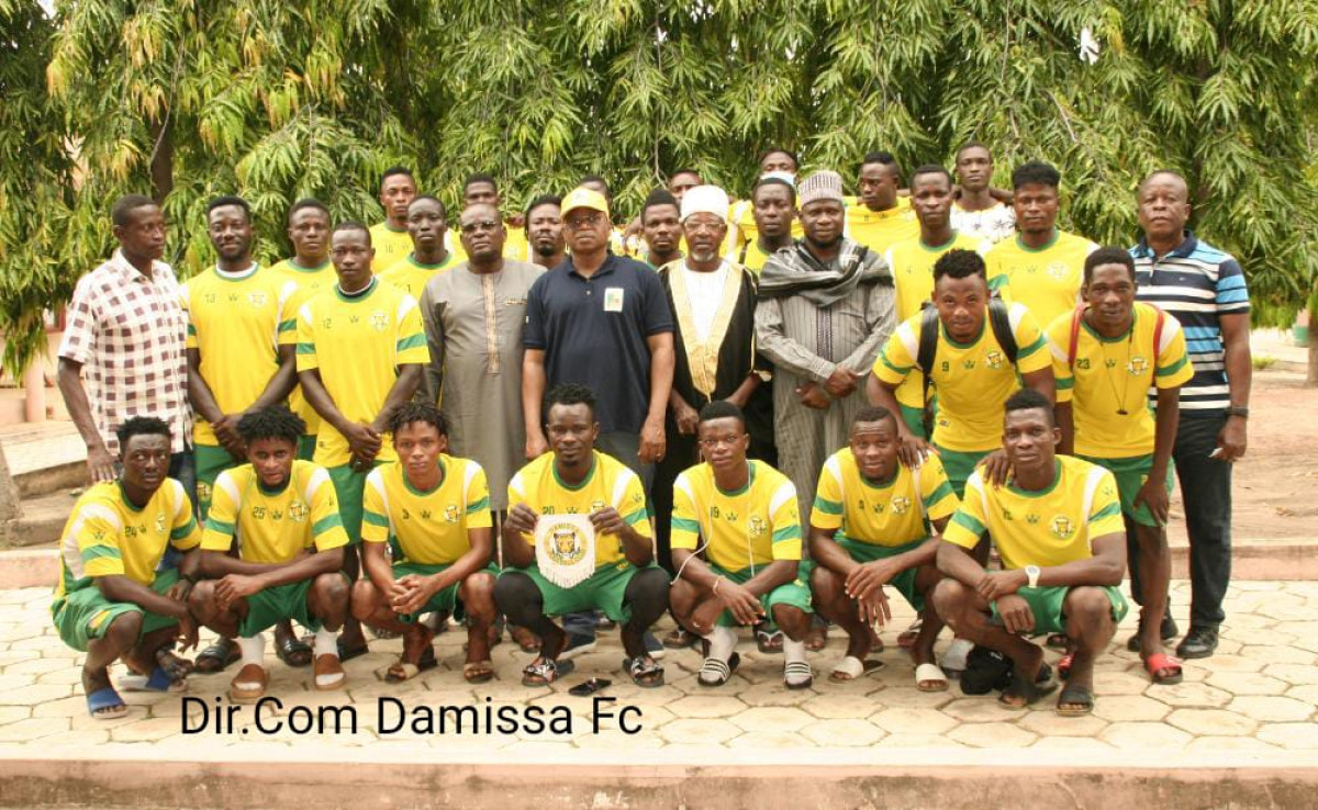 DAMISSA FC/POUR BIEN DEMARRER LA SAISON 2021-2022 :  Joueurs et staff technique reçoivent les bénédictions du Roi, Maire et Imam de N&rsquo;Dali