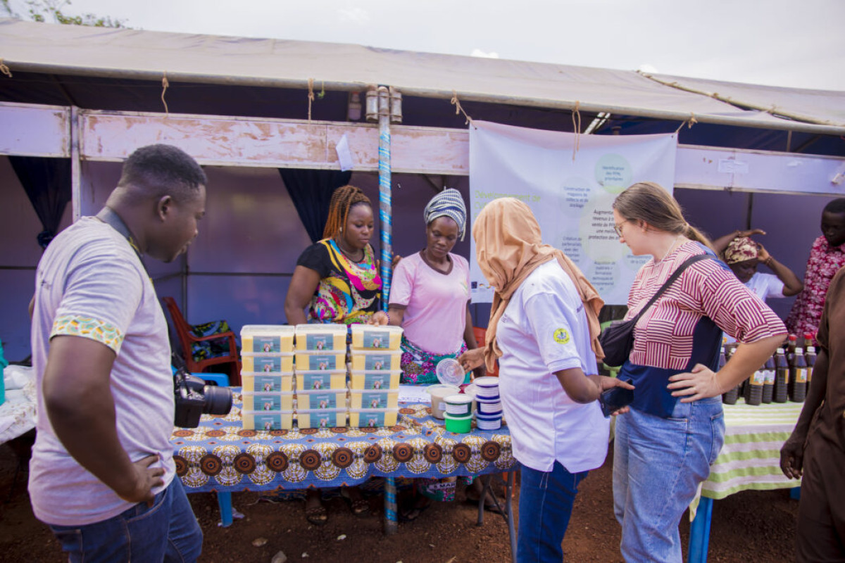 BRILLANTE PARTICIPATION DES FEMMES À LA FOIRE DU CONSOMMONS LOCAL DE NATITINGOU : Deux groupements de Kouandé révélés grâce au projet Forests4Future/Giz