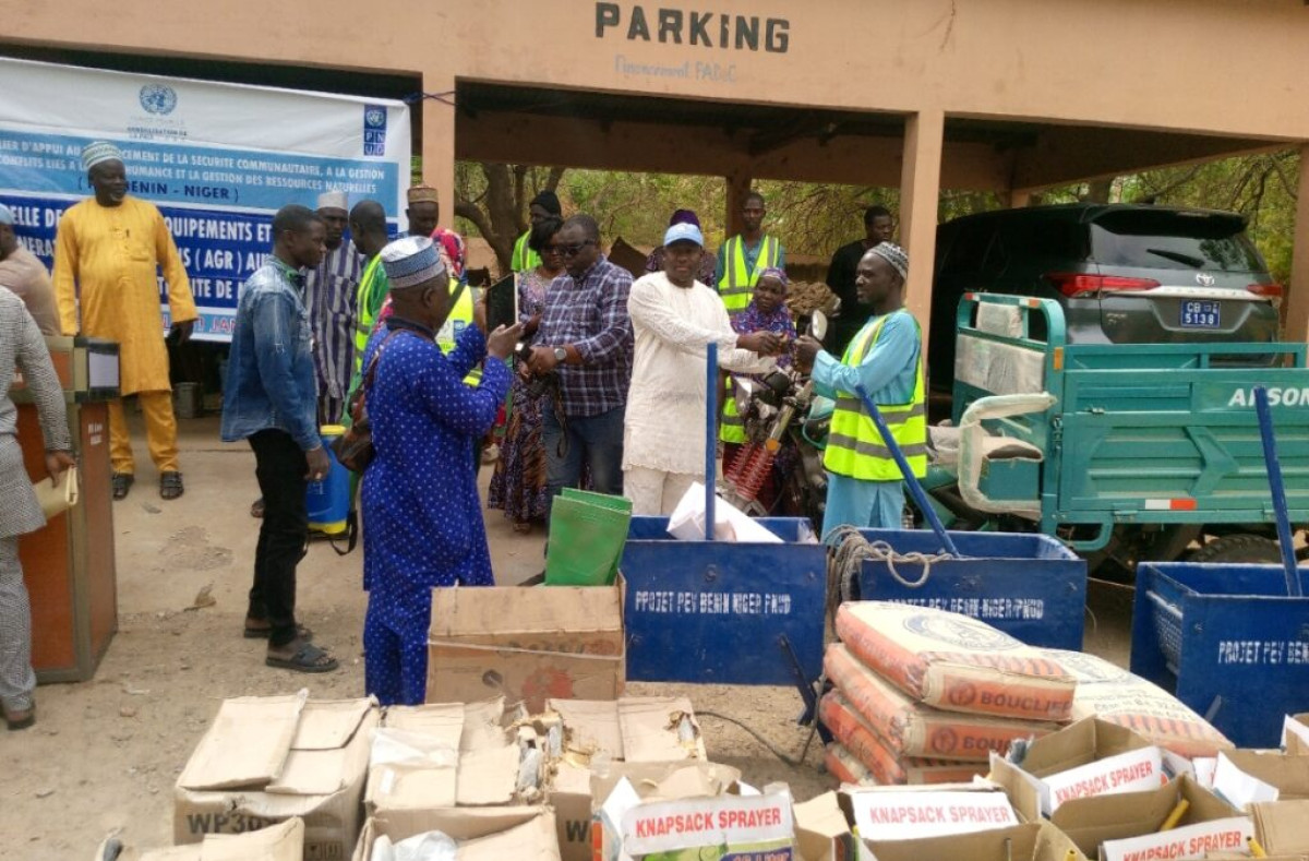 Sécurité et prévention des conflits liés à la transhumance à Karimama: le Pnud offre des matériels aux populations