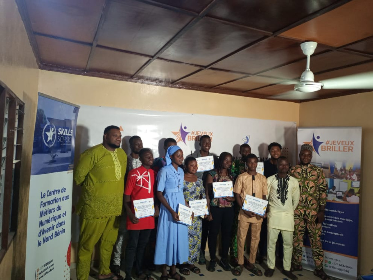 FORMATION DANS LES MÉTIERS DU NUMÉRIQUE À PARAKOU : Skills’s School met des jeunes sur le marché de l’emploi