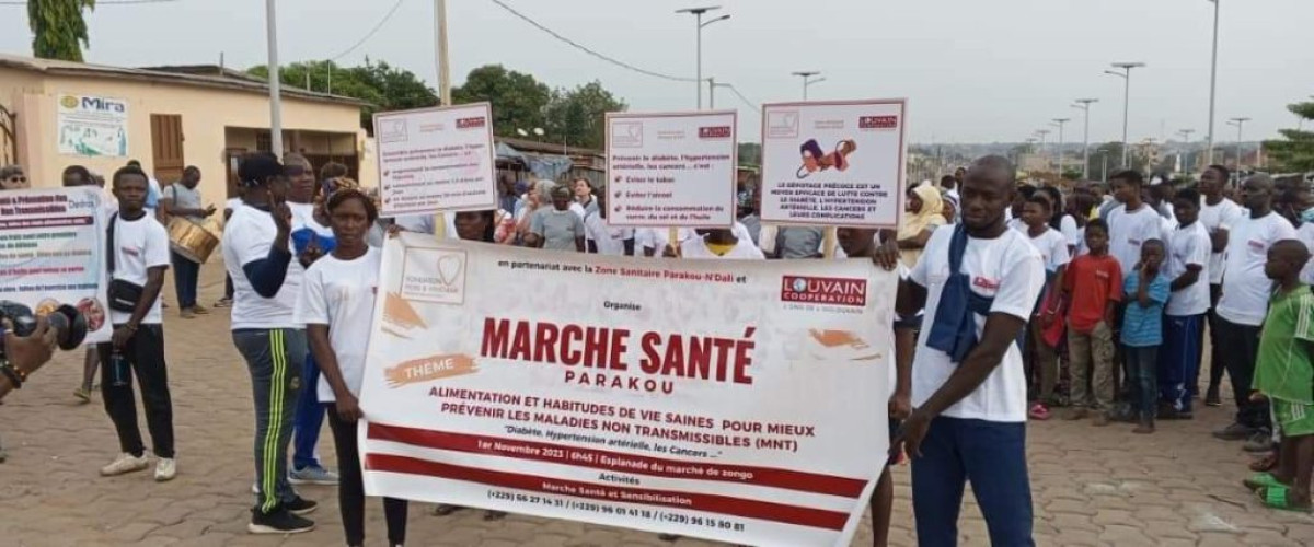 À TRAVERS UNE GRANDE MARCHE DE SANTÉ À PARAKOU : La Fondation Hubi & Vinciane en guerre contre les Maladies Non Transmissibles