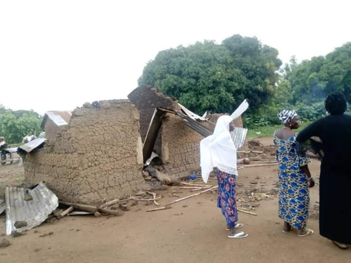 SUITE AU DÉCÈS D&rsquo;UN JEUNE À NIKKI : Des habitations de plusieurs présumés assassins saccagées et incendiées