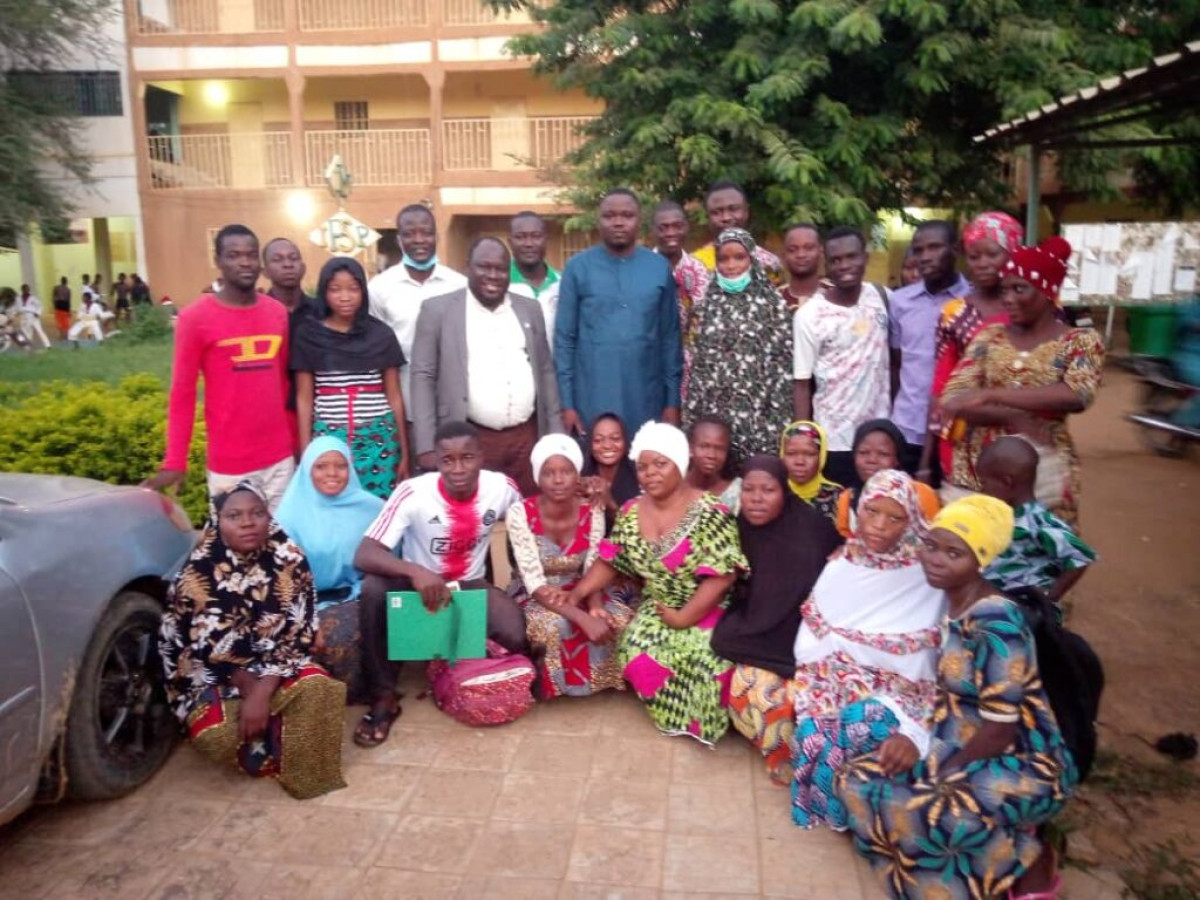 SEANCE D&rsquo;ECHANGE AVEC LES ETUDIANTS RESSORTISSANT DE BANIKOARA A NIAMEY : Le maire Sarako Tamou présente sa vision pour la cité de l&rsquo;or blanc . L’insertion professionnelle des jeunes au cœur des préoccupations