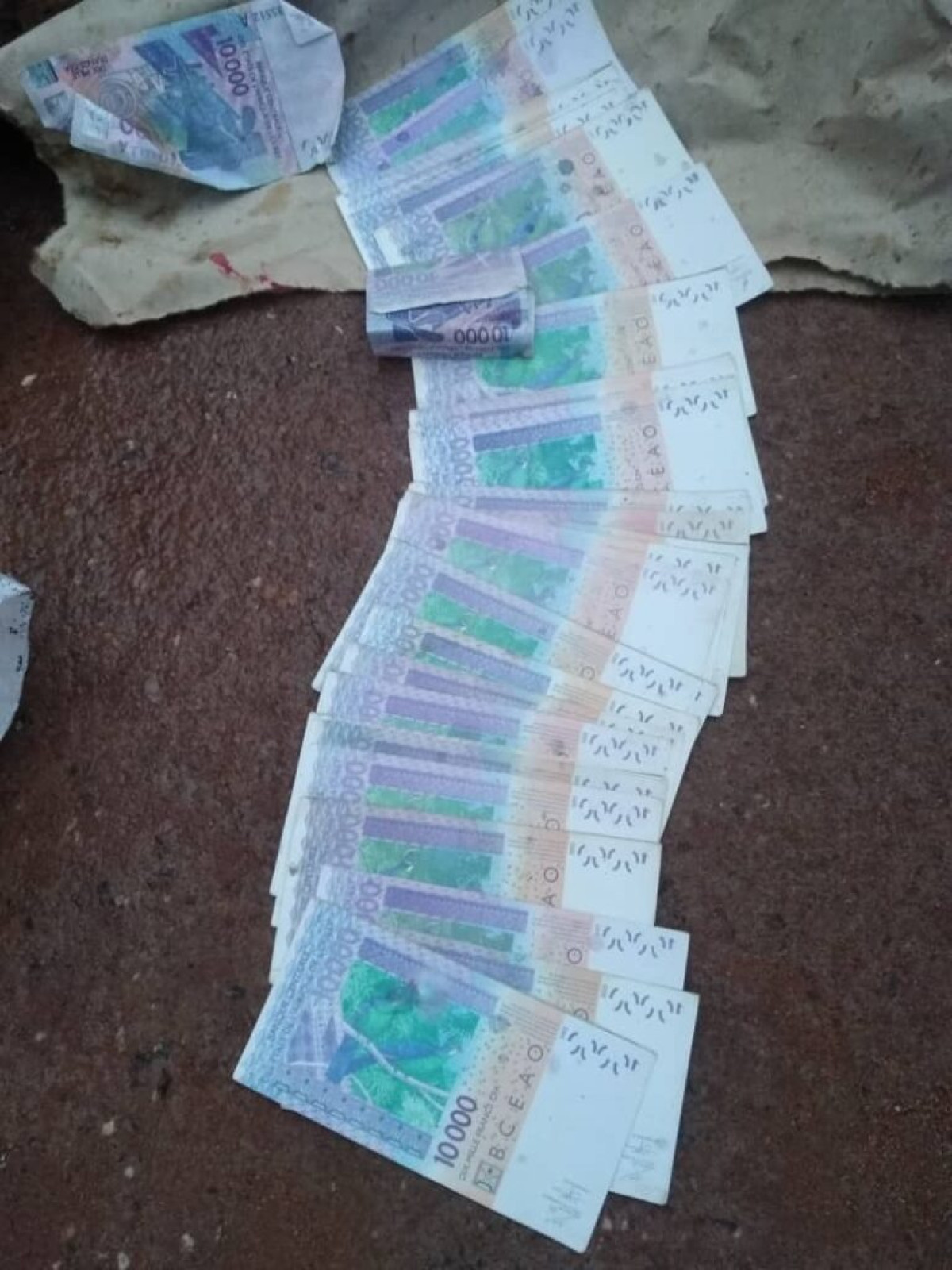 FABRICATION DE FAUX BILLETS DE BANQUE : Un jeune arrêté à Parakou