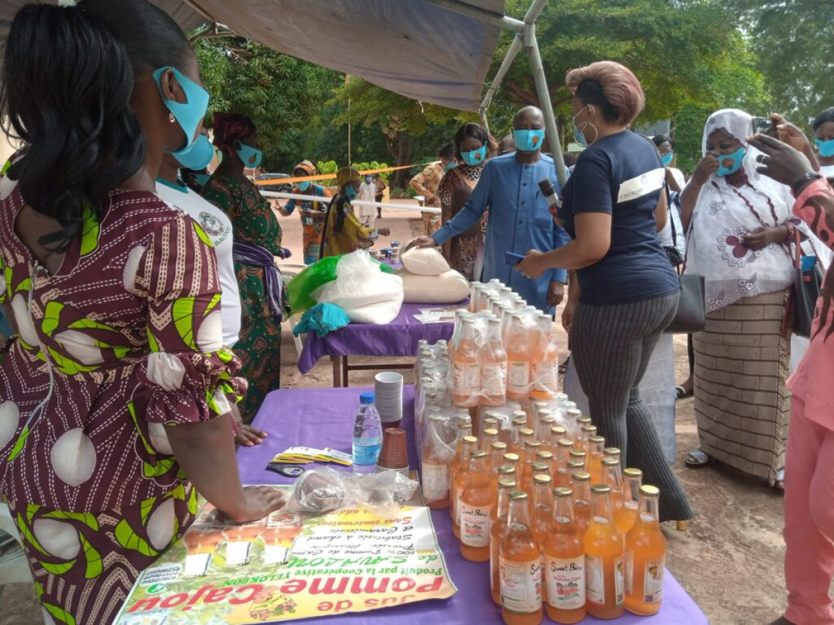 VALORISATION DES PRODUITS DÉRIVÉS DU CAJOU AU BÉNIN : Bénin Cajù et l&rsquo;Atda 4 organisent une mini-foire agricole à Parakou  . Les populations invitées à effectuer le déplacement à l&rsquo;Atda 4