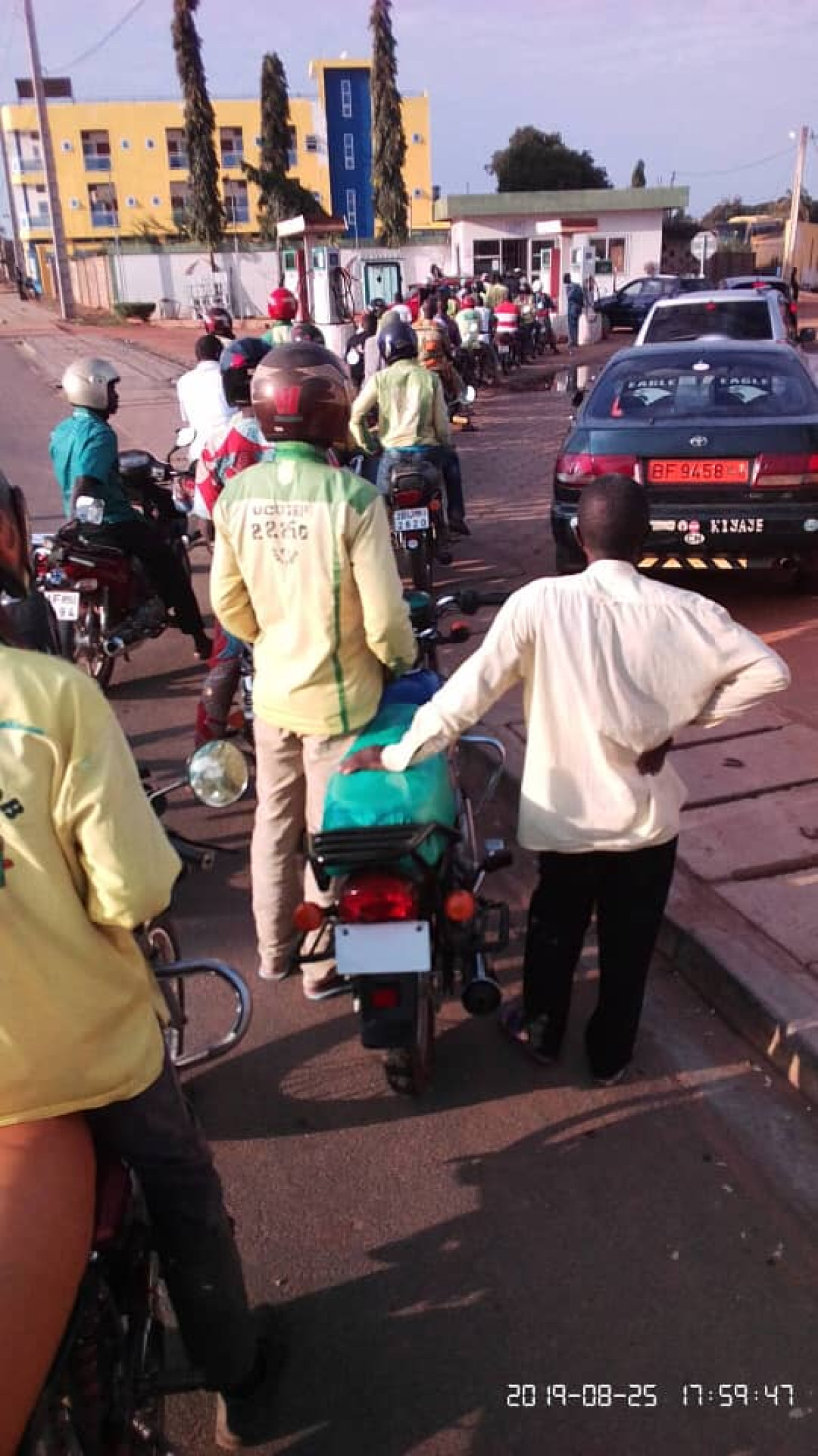 CONSÉQUENCES DE LA FERMETURE DES FRONTIÈRES NIGÉRIANES : La flambée vertigineuse du prix de l’essence à Parakou