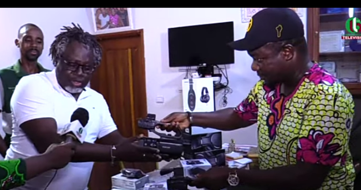 GROUPE DE PRESSE BENINOIS LIBERE : La Fondation Gandaho fait don d&rsquo;équipements audiovisuels