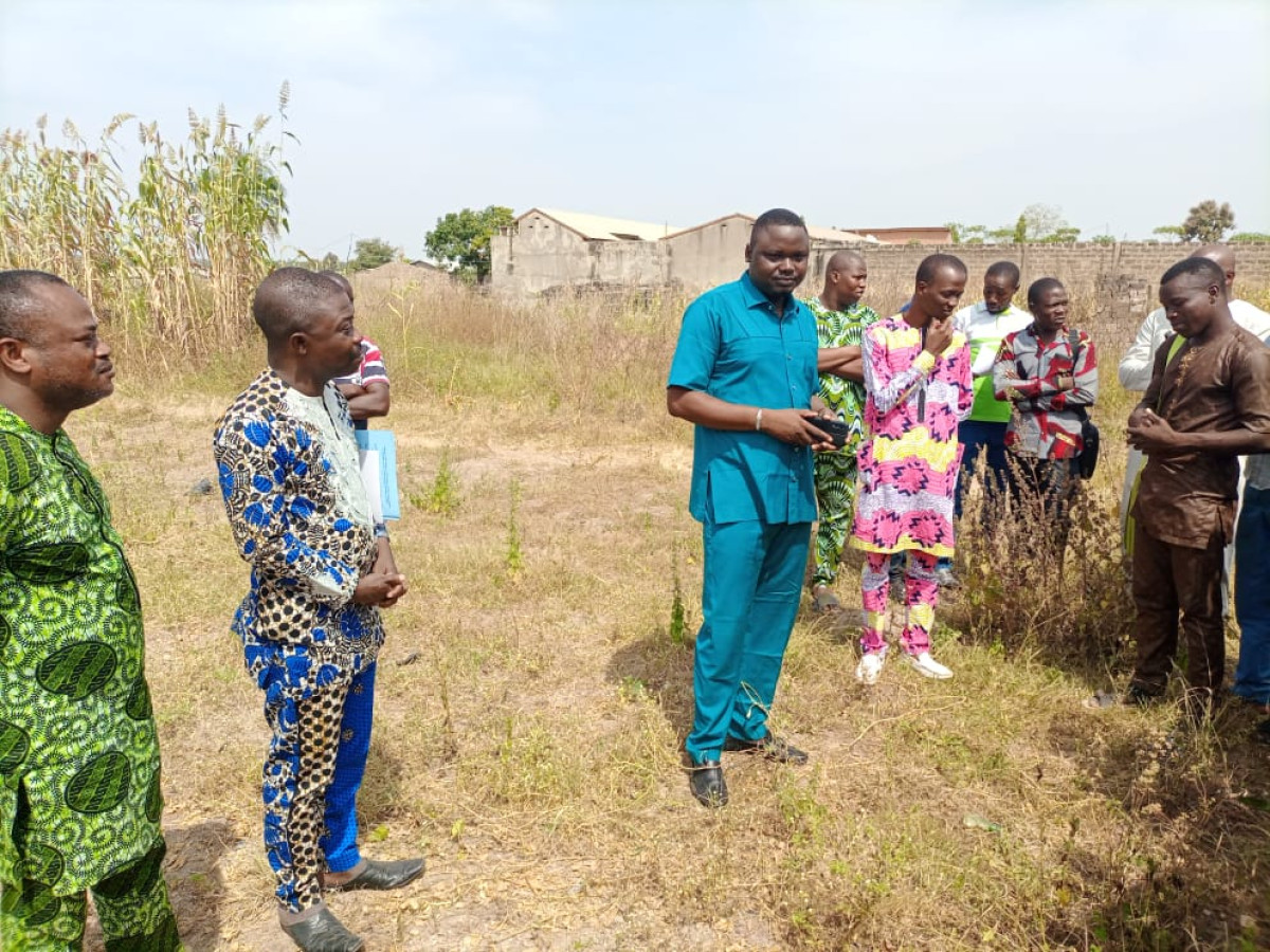 CONSTRUCTION IMMINENTE DE LA CITÉ UNIVERSITAIRE AU PROFIT DES ÉTUDIANTS DE BANIKOARA À PARAKOU : Le maire Sarako Tamou visite le site