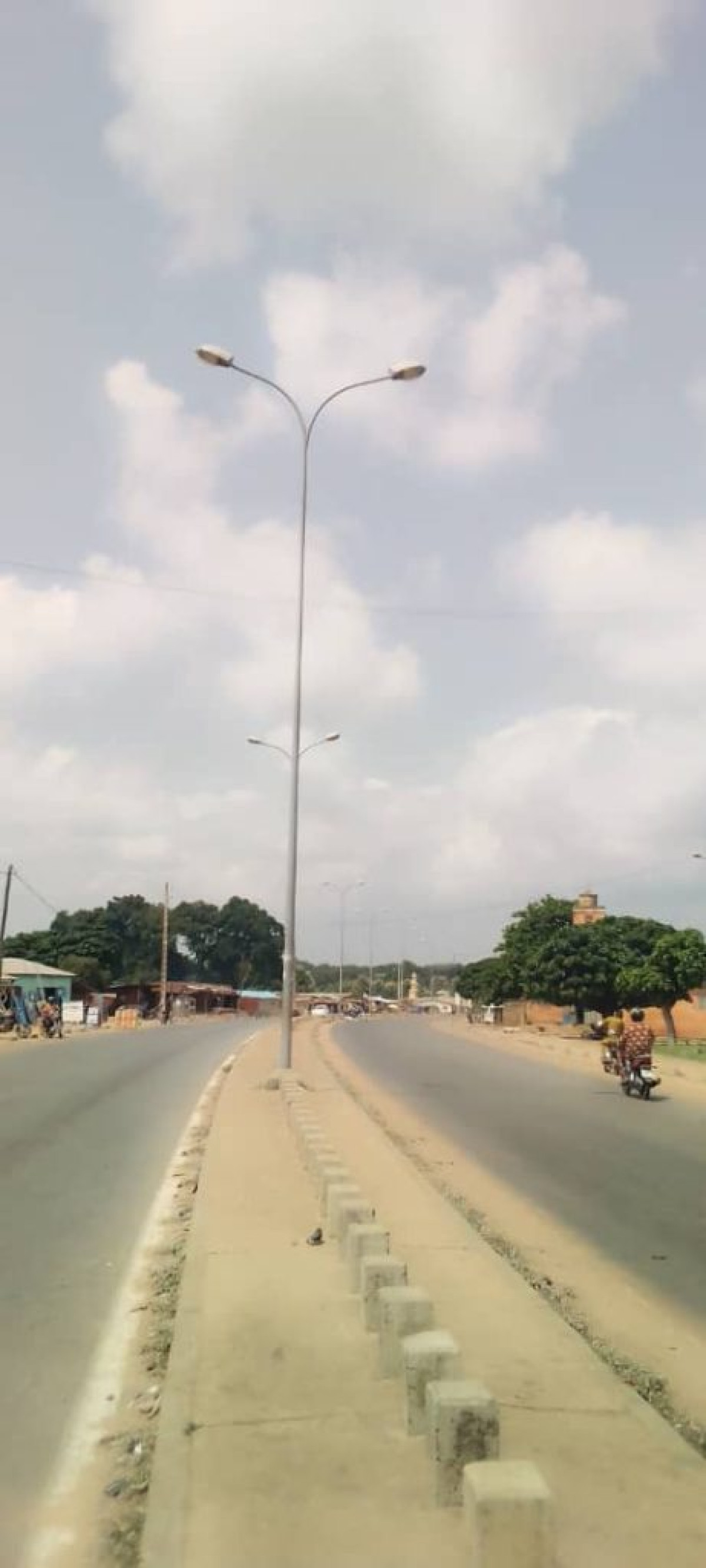 ECLAIRAGE PUBLIC À PARAKOU : Plusieurs lampadaires du carrefour Coteb sortie Tourou en panne