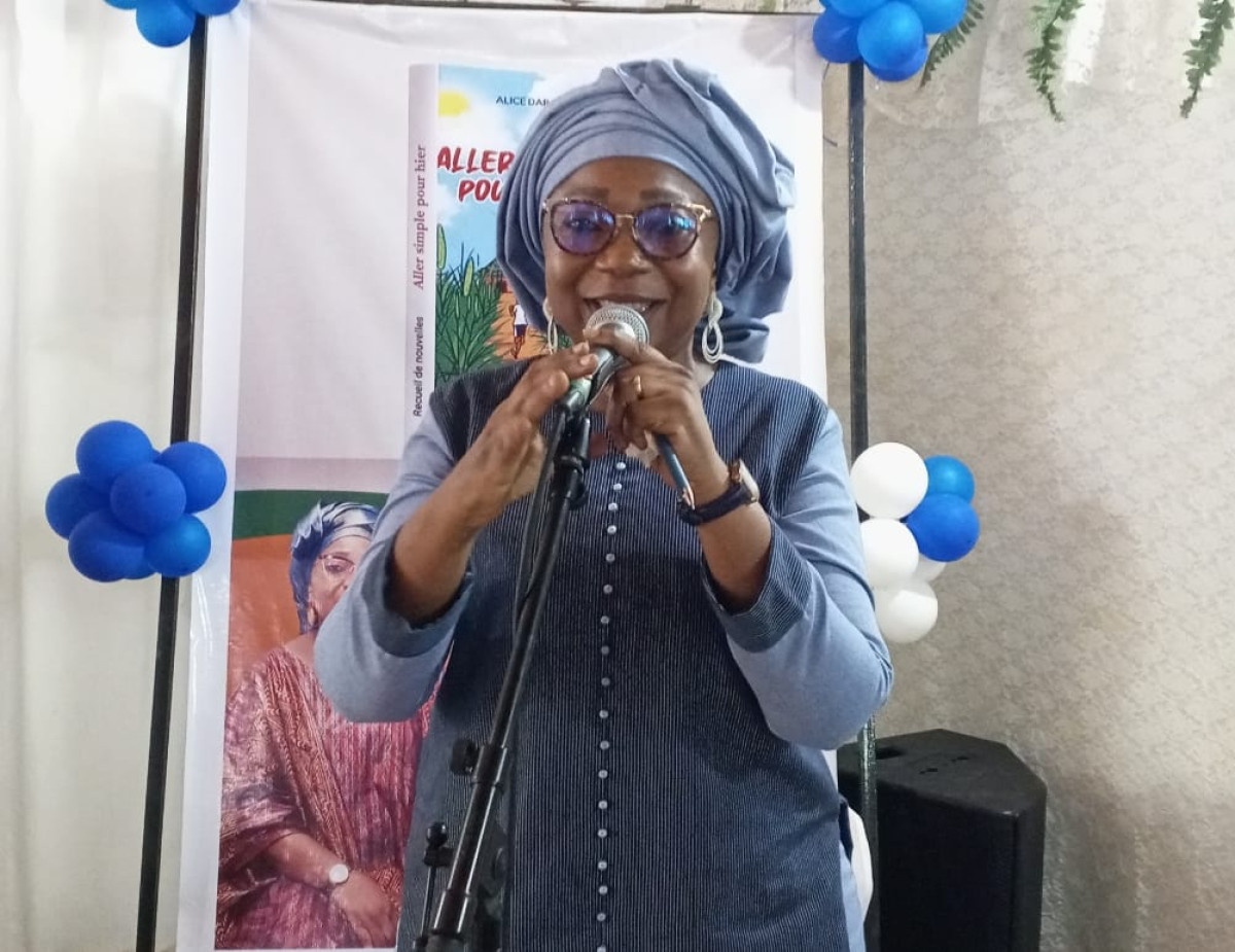 LANCEMENT DU LIVRE « ALLER SIMPLE POUR HIER » À PARAKOU :  Alice Daran fait revivre les beaux vieux temps et les valeurs familiales 