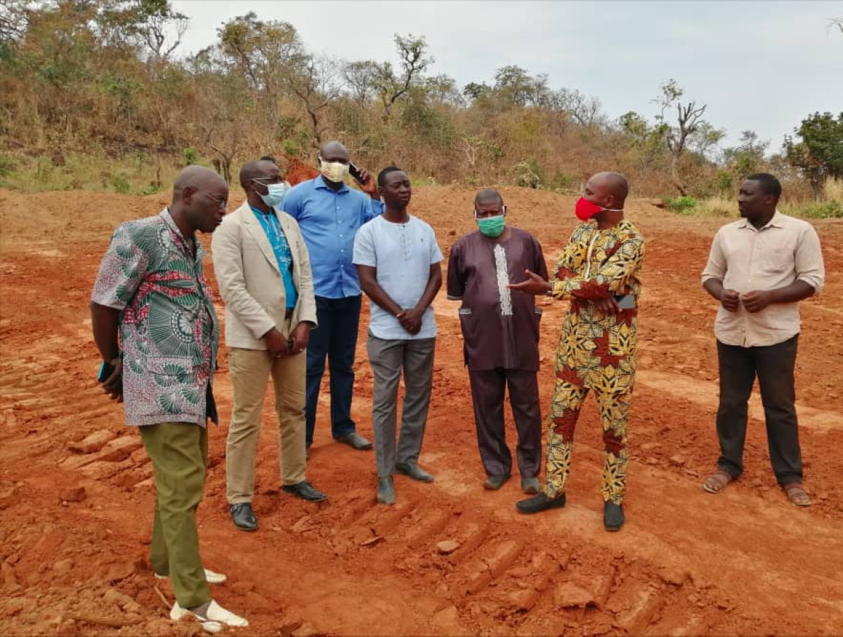 OUASSA-PEHUNCO/GERBAGE DE SABLE POUR LA PRODUCTION DE BRIQUES : Le maire Koto Orou Maré constate l’évolution des travaux sur le site