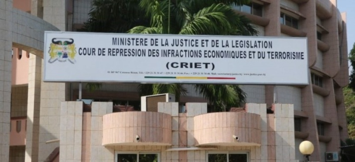 DELIVRANCE  DE FAUSSES ATTESTATIONS ET CORRUPTION AU POSTE DE DOUANE D&rsquo; HILACONDJI : Trois douaniers bientôt radiés