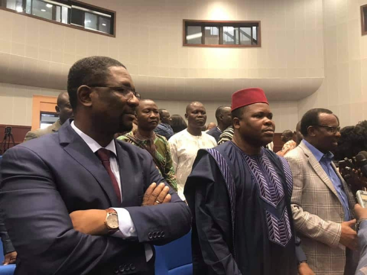 EDITO : Un complot contre le peuple ?