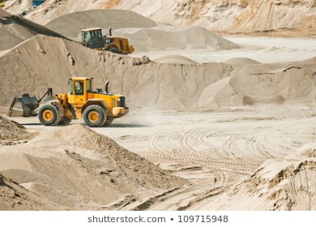 OUÉMÉ : Le camion de sable de 10 roues passe de 80 000 à 120 000f